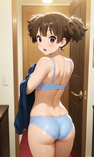 着替え中の鈴木純（けいおん）